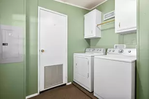 61060 Kings Ln, Bend, OR 97702 - Photo 21