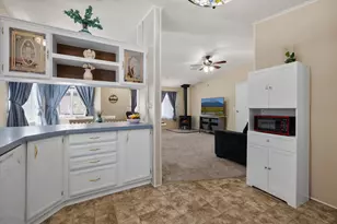 61060 Kings Ln, Bend, OR 97702 - Photo 11