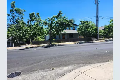 996 Spring Way, Ashland, OR 97520 - Photo 1