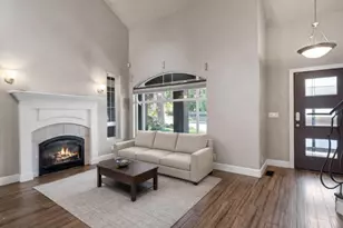 2711 NE Yellow Ribbon Dr, Bend, OR 97701 - Photo 3