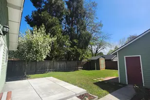 1011 SW I St, Grants Pass, OR 97526 - Photo 21