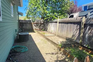 1011 SW I St, Grants Pass, OR 97526 - Photo 15