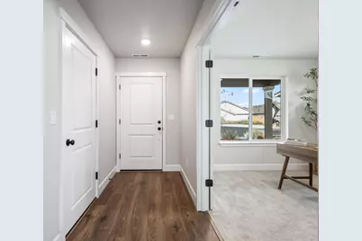 1144 NW Varnish Lane #32, Redmond, OR 97756 - Photo 3