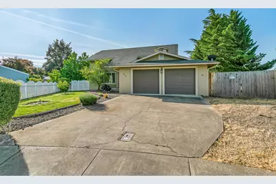 2430 Winslow Park Circle, Medford, OR 97504 - Photo 3