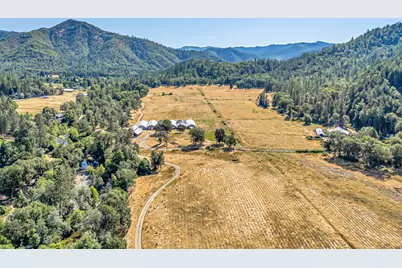 9820 E Evans Creek Road, Rogue River, OR 97537 - Photo 23