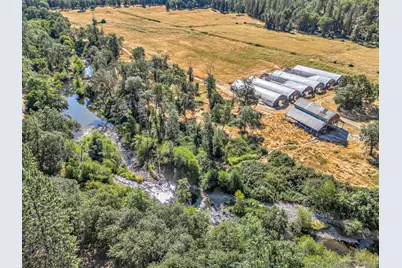 9820 E Evans Creek Road, Rogue River, OR 97537 - Photo 9