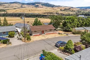 1179 N Main St, Ashland, OR 97520 - Photo 47