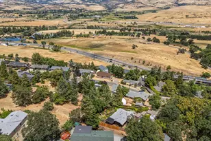 1179 N Main St, Ashland, OR 97520 - Photo 51