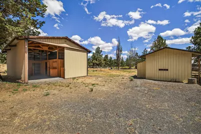 22818 McGrath Road, Bend, OR 97701 - Photo 41