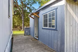 180 Glass Ln, White City, OR 97503 - Photo 23