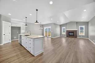 3719 Carlin Dr, Medford, OR 97504 - Photo 13