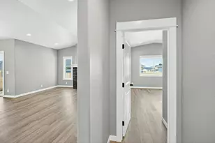 3719 Carlin Dr, Medford, OR 97504 - Photo 27