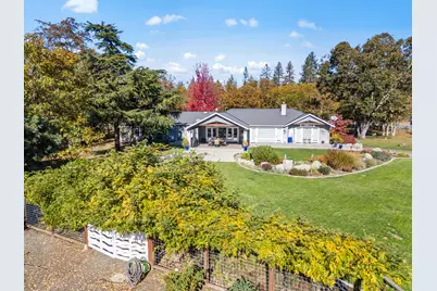 700 Rogue Wood Drive, White City, OR 97503 - Photo 3