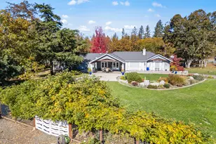 700 Rogue Wood Dr, White City, OR 97503 - Photo 3