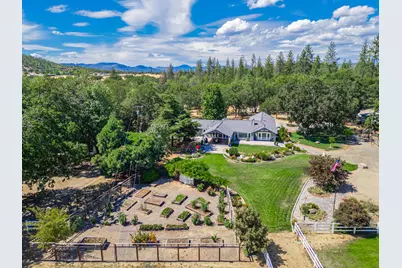 700 Rogue Wood Drive, White City, OR 97503 - Photo 9