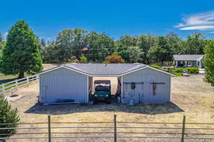 700 Rogue Wood Dr, White City, OR 97503 - Photo 53