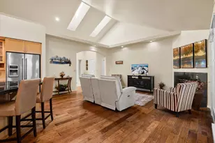 2777 NW Champion Cir, Bend, OR 97703 - Photo 11