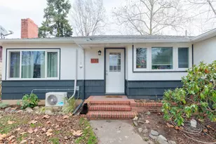 1035 SE Ashley Pl, Grants Pass, OR 97526 - Photo 1