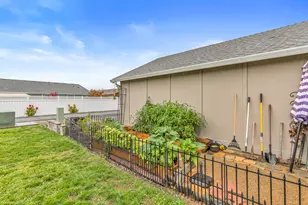 327 Brookhaven Dr, Central Point, OR 97502 - Photo 19