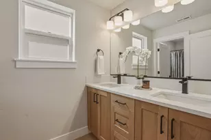 60858 SE Barstow Pl, Bend, OR 97702 - Photo 13