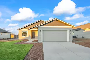 1447 NW Willow Parkway Rd, Madras, OR 97741 - Photo 1