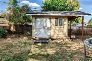 811 NE Clyde Pl, Grants Pass, OR 97526 - Photo 27