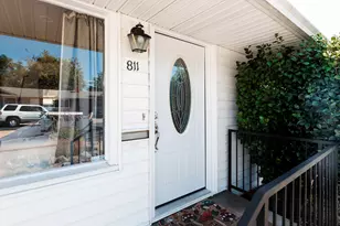 811 NE Clyde Pl, Grants Pass, OR 97526 - Photo 3