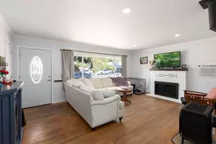 811 NE Clyde Pl, Grants Pass, OR 97526 - Photo 5