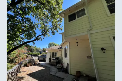 253 SW Central Avenue, Grants Pass, OR 97526 - Photo 5