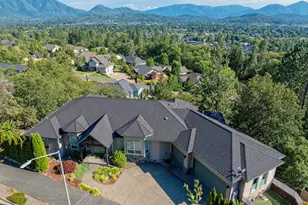 1893 NW Sunview Pl, Grants Pass, OR 97526 - Photo 47