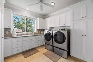 1893 NW Sunview Pl, Grants Pass, OR 97526 - Photo 27