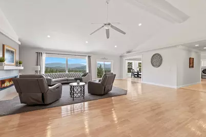 1893 NW Sunview Place, Grants Pass, OR 97526 - Photo 11