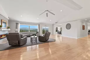 1893 NW Sunview Pl, Grants Pass, OR 97526 - Photo 11