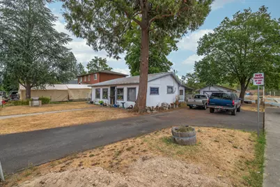 927 SW L Street, Grants Pass, OR 97526 - Photo 5