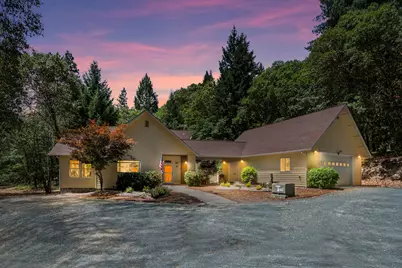 780 Pinecrest Drive, Grants Pass, OR 97526 - Photo 1