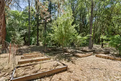 780 Pinecrest Drive, Grants Pass, OR 97526 - Photo 37