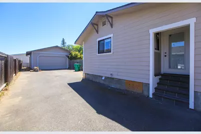142 SW Jenn Way, Grants Pass, OR 97527 - Photo 25