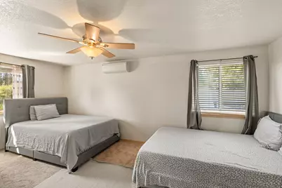 400 W 5th Street, Phoenix, OR 97535 - Photo 15