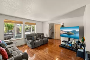 400 W 5th St, Phoenix, OR 97535 - Photo 3