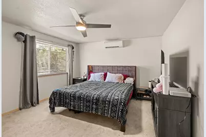 400 W 5th Street, Phoenix, OR 97535 - Photo 23