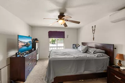 400 W 5th Street, Phoenix, OR 97535 - Photo 25