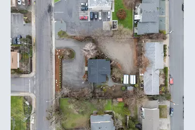 858 NE A Street, Grants Pass, OR 97526 - Photo 35