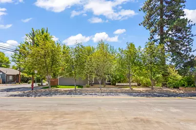 111 NW Hawthorne Avenue #APT 1, Bend, OR 97703 - Photo 31