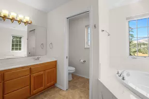 369 Meadow Dr, Ashland, OR 97520 - Photo 21