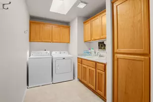 369 Meadow Dr, Ashland, OR 97520 - Photo 27