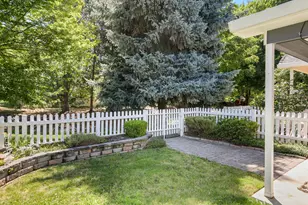 369 Meadow Dr, Ashland, OR 97520 - Photo 29