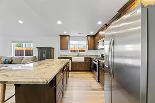 700 Nottingham Terrace, Eagle Point, OR 97524 - Photo 5