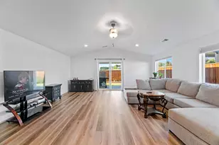 700 Nottingham Terrace, Eagle Point, OR 97524 - Photo 9