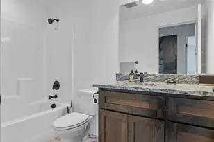 700 Nottingham Terrace, Eagle Point, OR 97524 - Photo 15