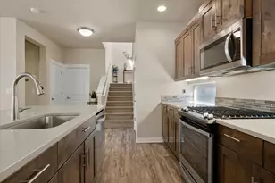 20864 SE Sunniberg Ln, Bend, OR 97702 - Photo 13